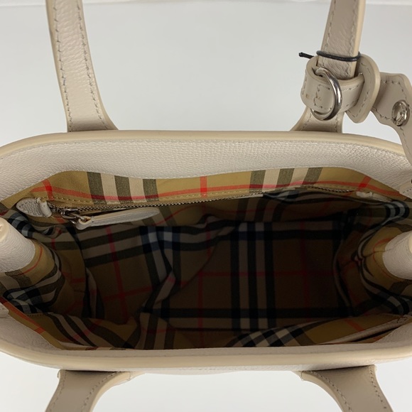 New Burberry Banner House Italian Leather Tote - Picture 8 of 8